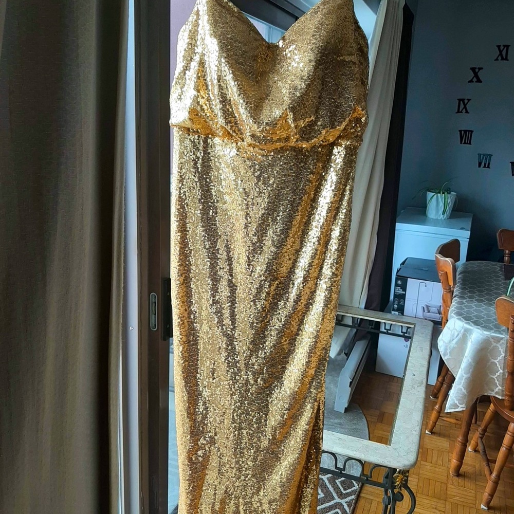 Gold sparkly dress ✨